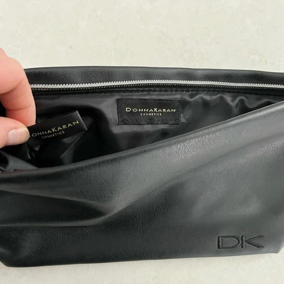 NWOT DKNY Donna Karan/ ๐ฐ2 for $10๐ฐ Black faux leather/ Cosmetic/ Travel bag - Picture 5 of 10